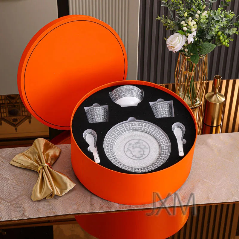 Luxury 10 piece set of European style gray H horse drawn cart tableware, circular gift box, bone china bowl, plate, spoon, plate