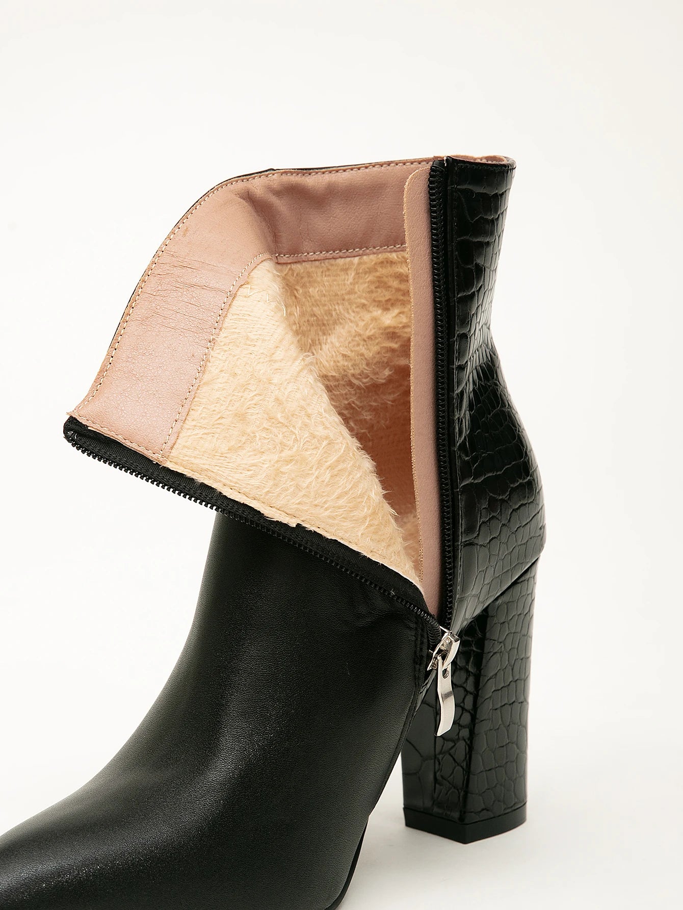 2025 Autumn and Winter Women's New Thick Heel Pointed Toe Fashion Boots Crocodile Pattern Stitching Black Versatile Skirt Daily Date Artificial Short Plush Boots