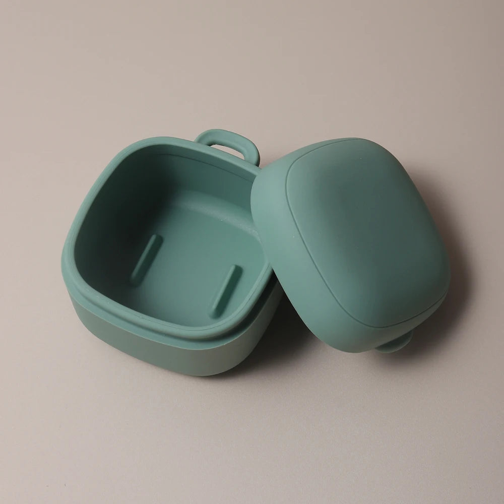 New arrival Hot Sell thick Baby Pacifier Case food storage box Silicone Nipple Cover for infant