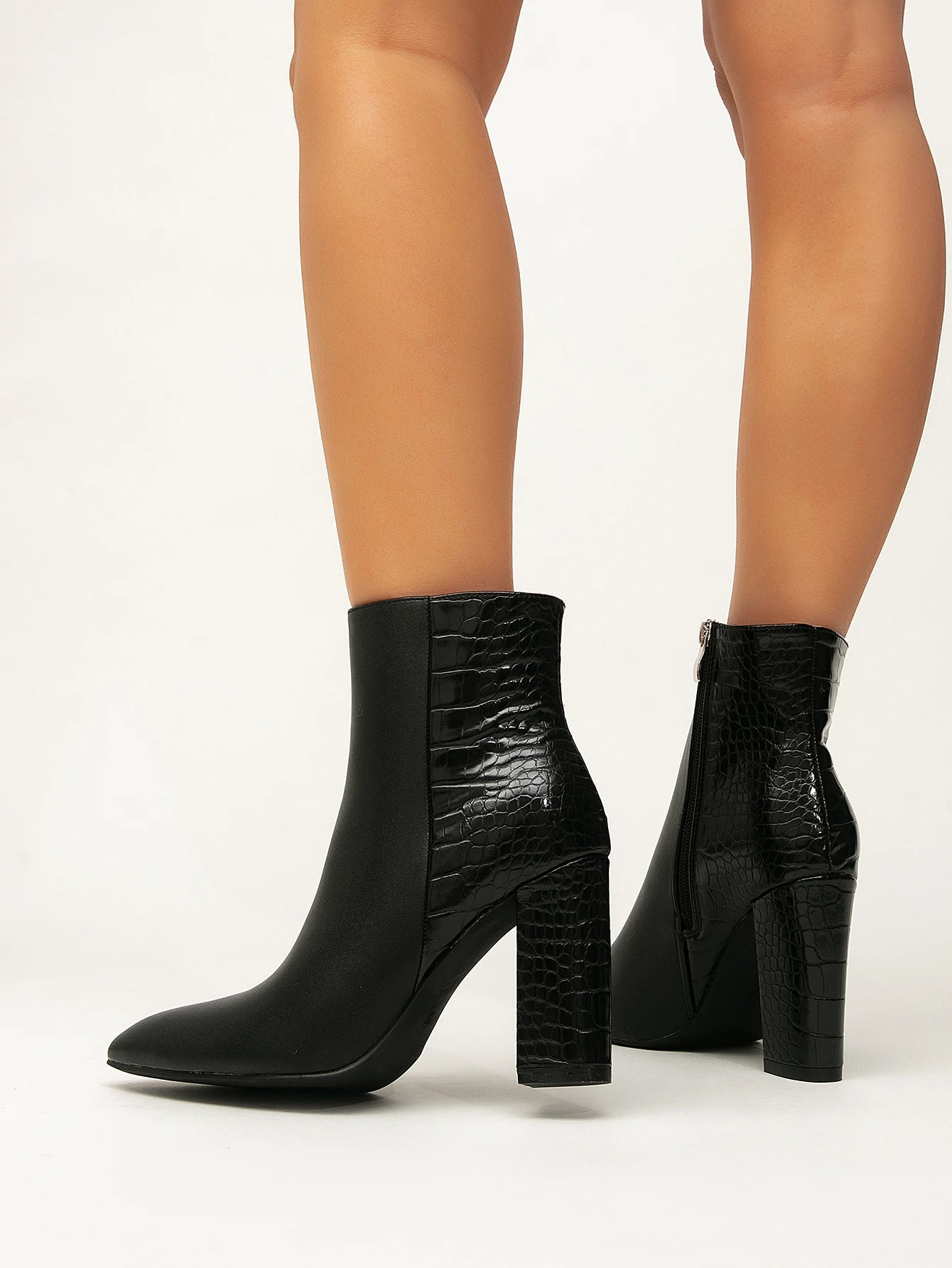 2025 Autumn and Winter Women's New Thick Heel Pointed Toe Fashion Boots Crocodile Pattern Stitching Black Versatile Skirt Daily Date Artificial Short Plush Boots