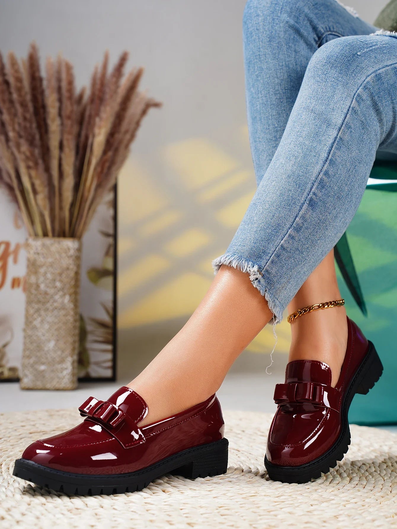 2025 Summer New Sexy Round Toe Retro Solid Color Mary Jane Lolita Shoes Designer Casual Shopping Womens High Heels Zapatos Mujer