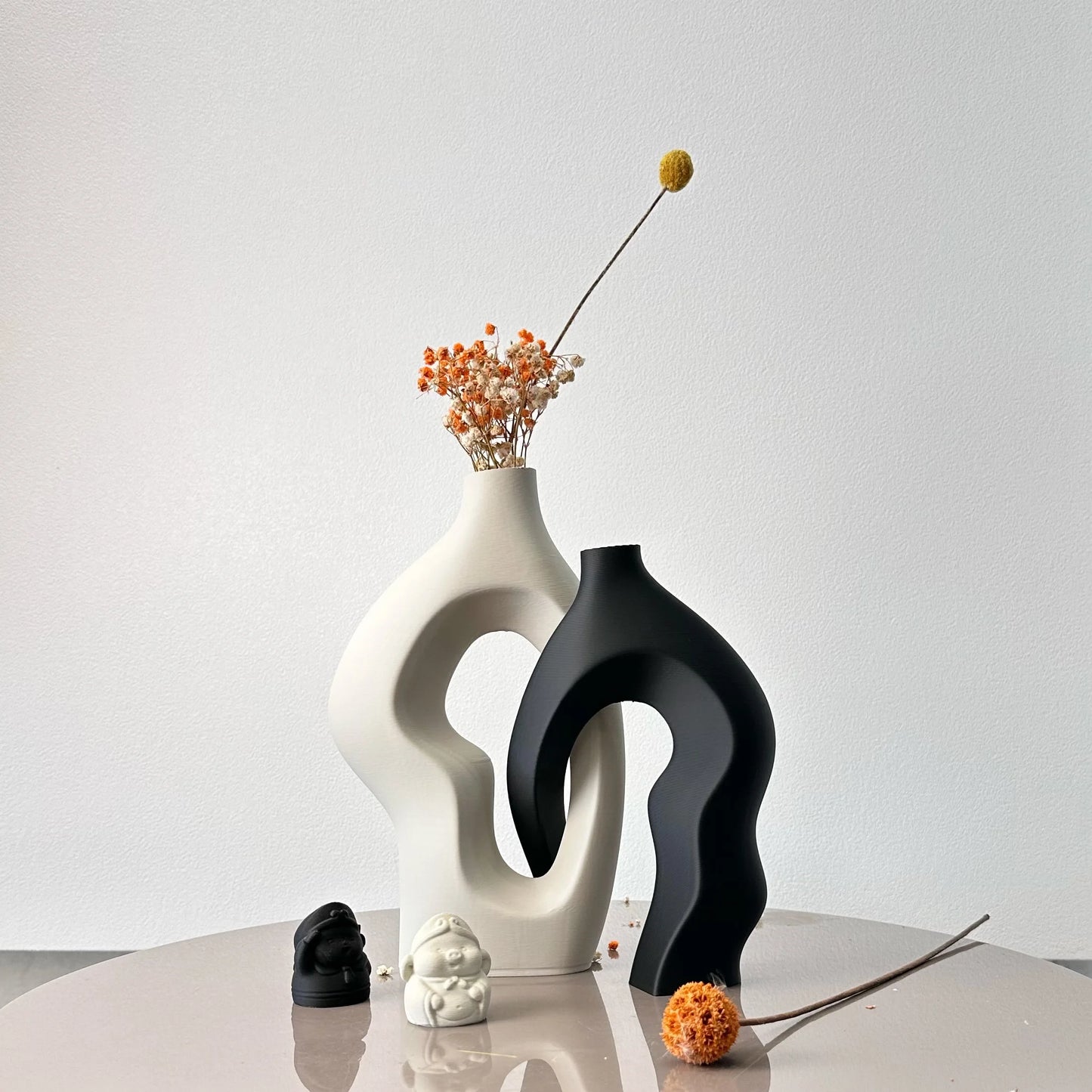 Set of 2 Twisty Artistic Vases, Dried Flower and Arrangement Vases, Suitable for Home Decor Tabletop Ornaments, Hallway Decorati