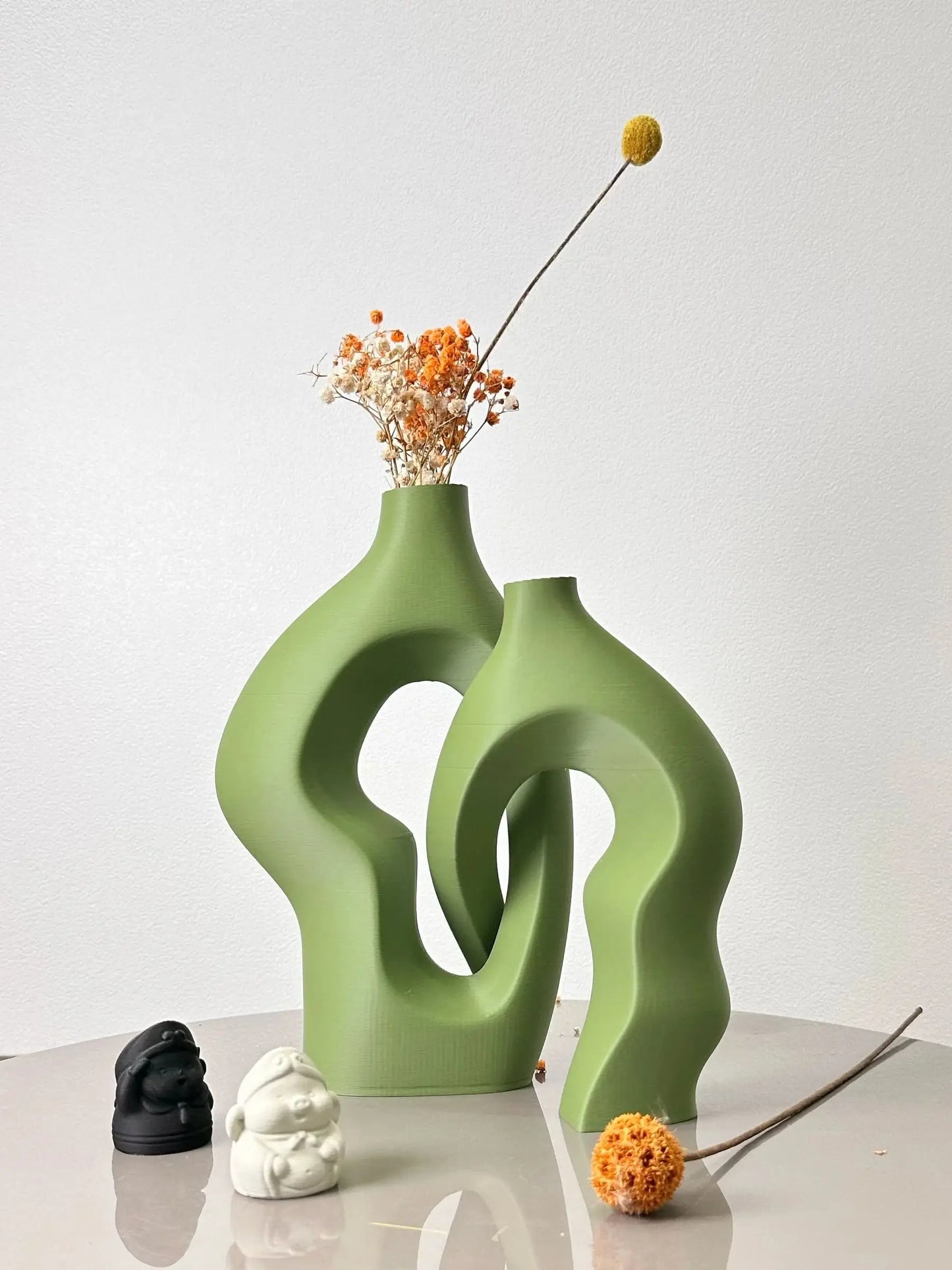 Set of 2 Twisty Artistic Vases, Dried Flower and Arrangement Vases, Suitable for Home Decor Tabletop Ornaments, Hallway Decorati