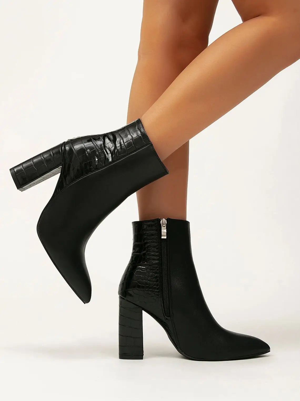 2025 Autumn and Winter Women's New Thick Heel Pointed Toe Fashion Boots Crocodile Pattern Stitching Black Versatile Skirt Daily Date Artificial Short Plush Boots