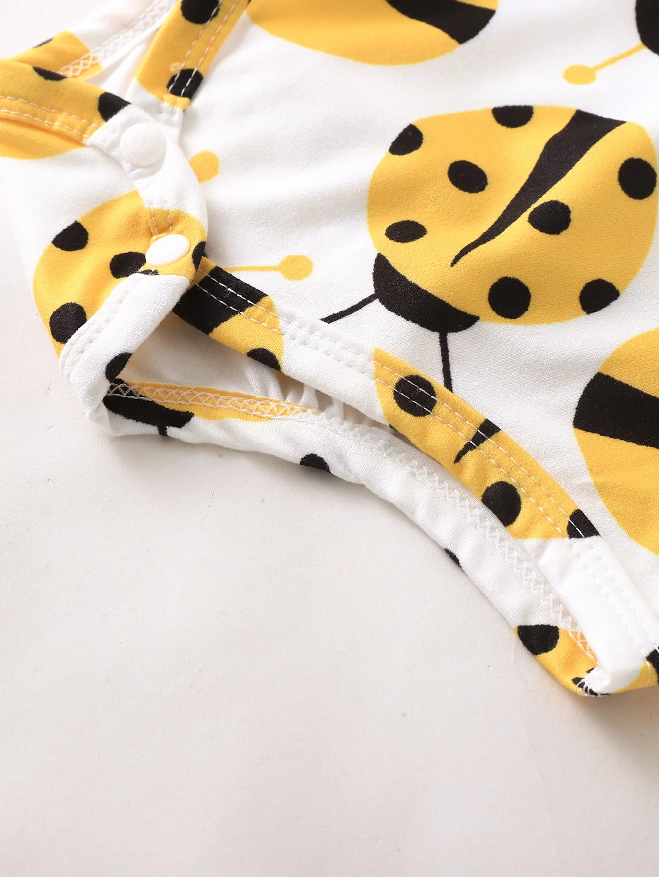 Baby Girl Summer 0-12 Months Outing Cute and Fashionable Yellow Ladybug Print Slim Fit One-Piece Swimsuit