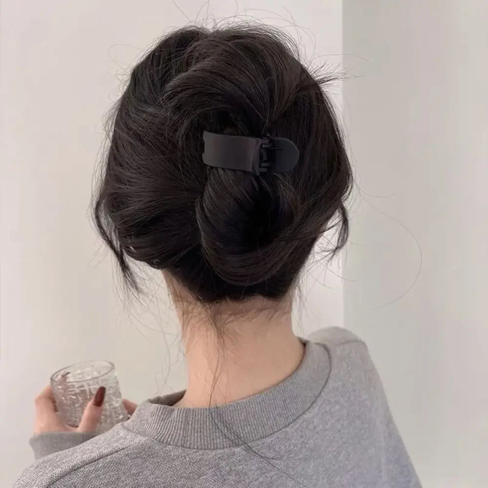 New Korean Matte Spring Hair Clip Claw Elegant Hairgrips Ponytail Holder Barrettes For Women Girls Hairpins Hair Accessories
