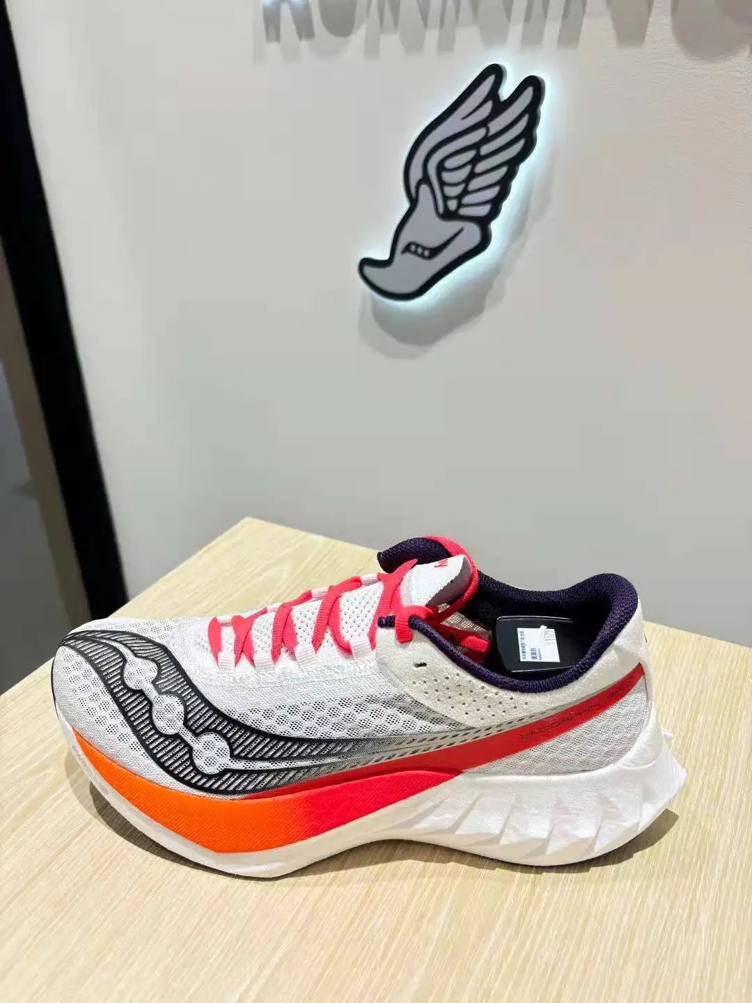 Summer Running Shoes Lightweight Mens Womens Fashion Sneakers Original Trainers Breathable Lightweight Comfortable Sneakers