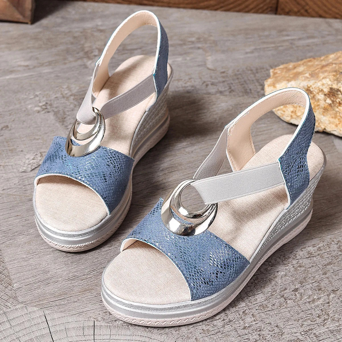 European and American women's sandals 2025 Summer New metal buckle fish-mouth casual thick-soled wedge heel sandals