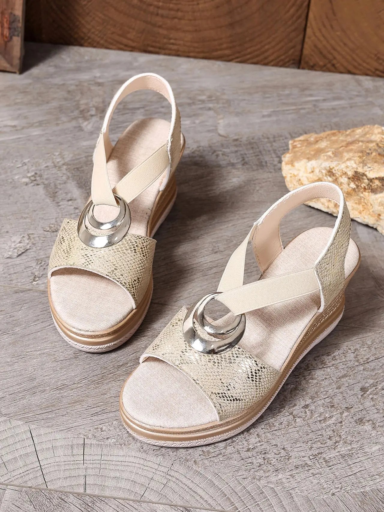 European and American women's sandals 2025 Summer New metal buckle fish-mouth casual thick-soled wedge heel sandals