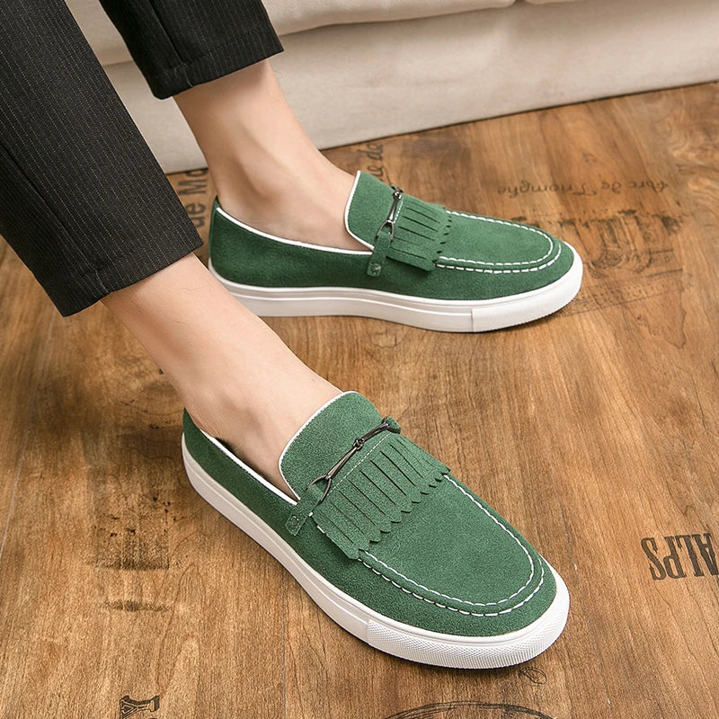 Men Loafers with Round Toe Flat Bottom Comfortable Breathable Anti Suede Metal Buckle Tassel Casual Shoes
