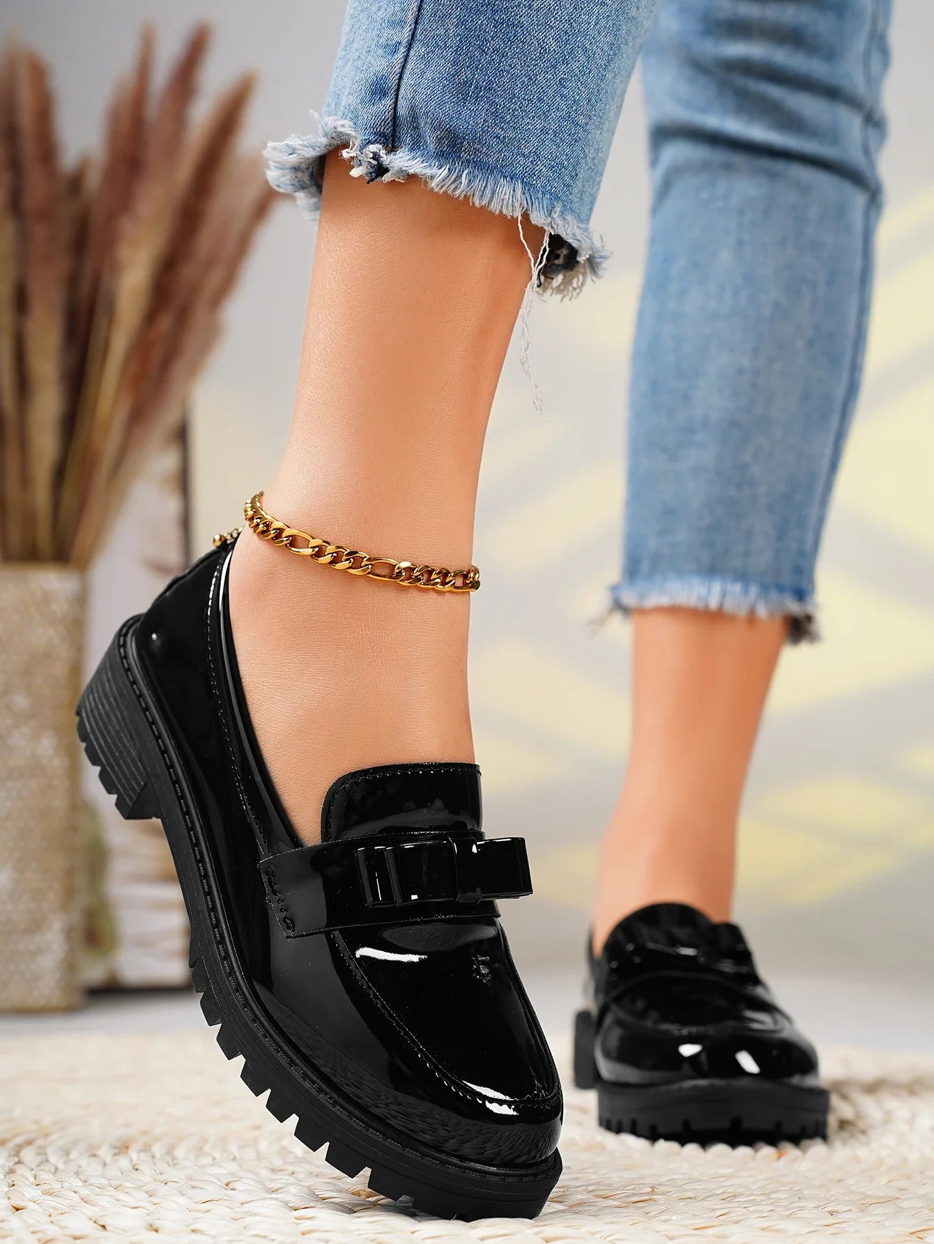 2025 Summer New Sexy Round Toe Retro Solid Color Mary Jane Lolita Shoes Designer Casual Shopping Womens High Heels Zapatos Mujer
