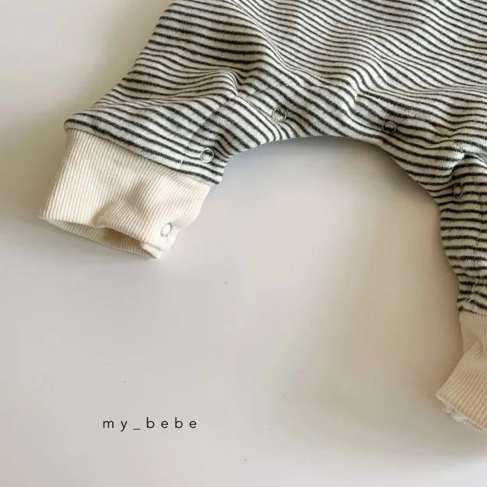 2025 Autumn New Baby Boy Girl Long Sleeve Romper Cotton Newborn Fashion Striped Jumpsuit Infant Simple Casual Clothes 0-24M