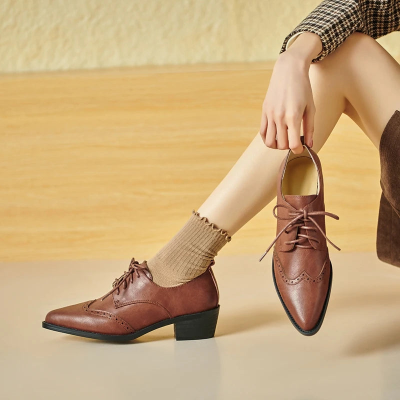 2025 Women's European and American New Spring and Autumn Pointed Leather Lace up Middle Heel Retro Blake Lefu Single Shoes