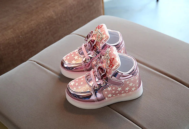 Kids LED Sneakers Girls Flash Light-up Board Shoes Spring And Autumn Children's Luminous Shoes Children's Glowing Light Sneakers