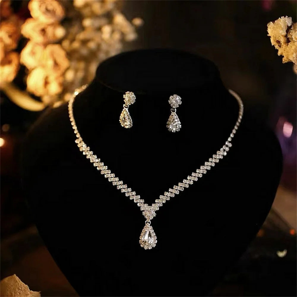 V-shaped Earring Necklace Two Piece Set High-end Fashion Luxurious Necklace Inlaid Rhinestone Jewelry Sets for Women