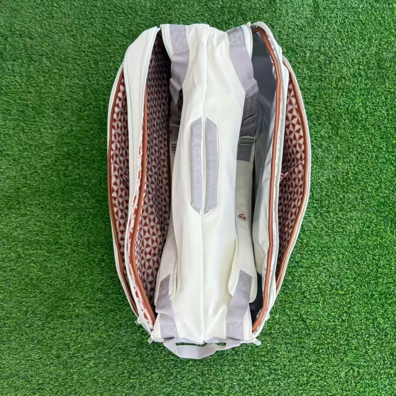 Wilson Roland Garros Session Soiree Super Tour 9PK Multi Functional Large Capacity Tennis Bag Sports Backpack WR8042901001