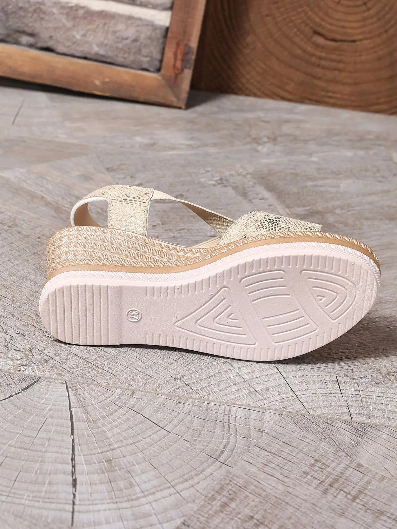 European and American women's sandals 2025 Summer New metal buckle fish-mouth casual thick-soled wedge heel sandals