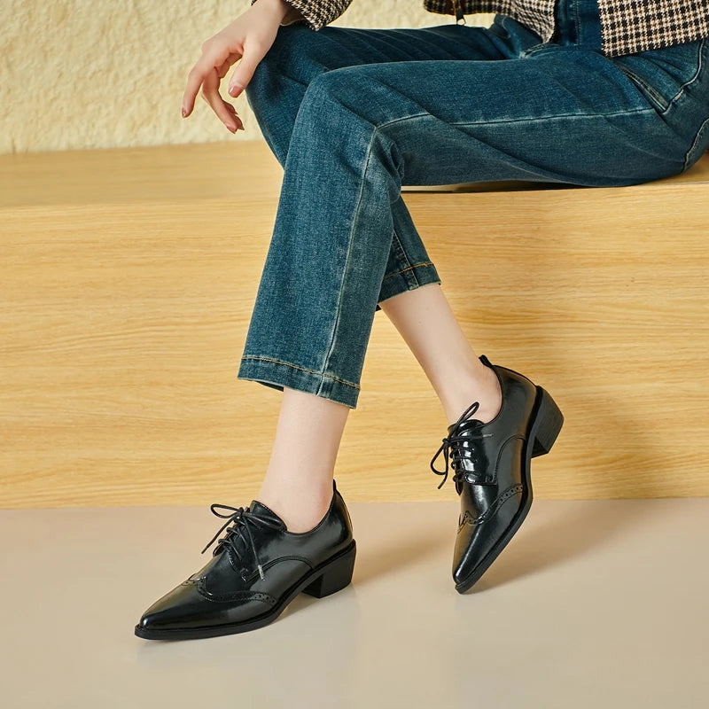 2025 Women's European and American New Spring and Autumn Pointed Leather Lace up Middle Heel Retro Blake Lefu Single Shoes