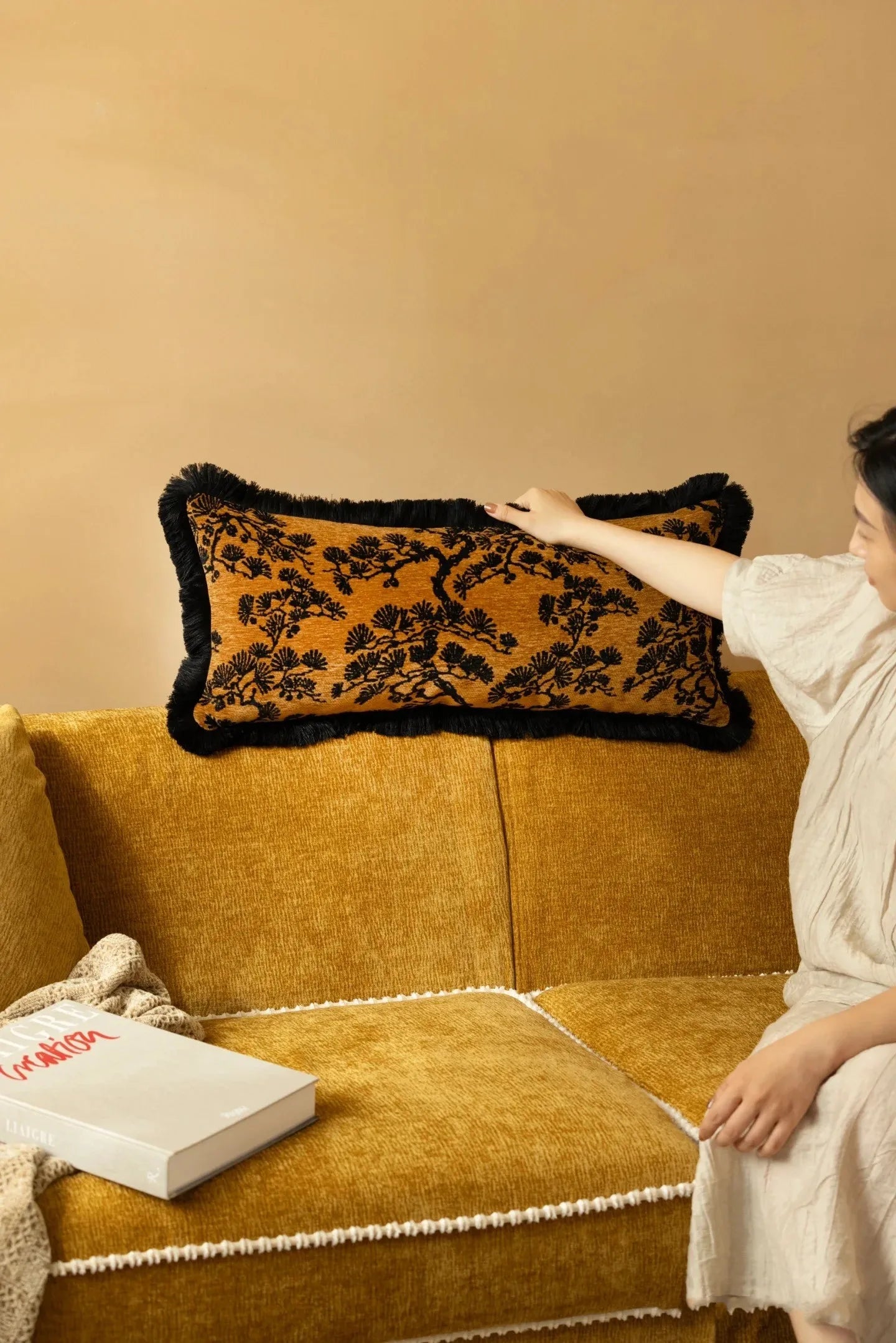 Sofa, living room straight row, pastoral French style, retro high-end sense, fabric multi-person sofa