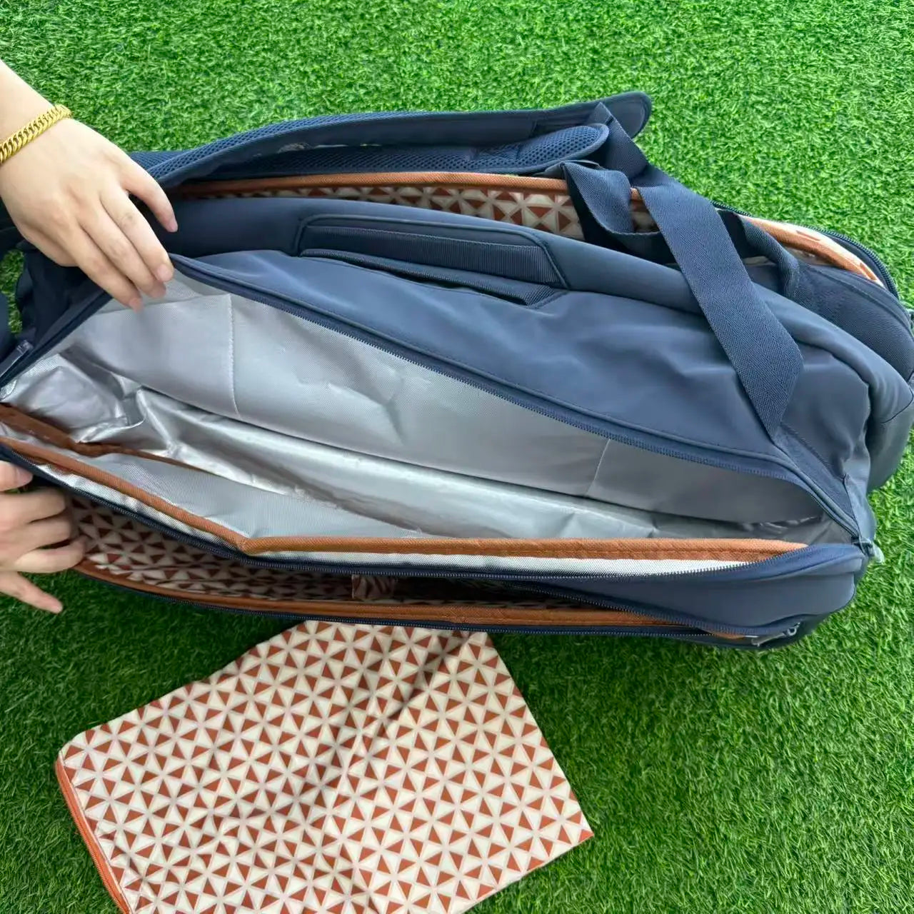 Wilson Roland Garros Session Soiree Super Tour 9PK Multi Functional Large Capacity Tennis Bag Sports Backpack WR8042901001