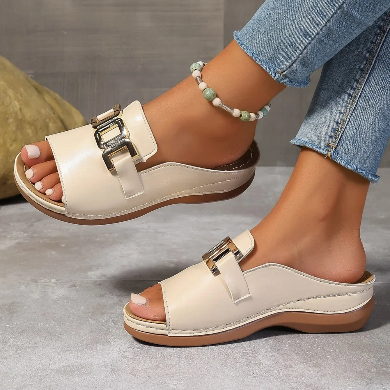 2025 Women Slippers Casual Flat Open Heel Shoes Lightweight Comfortable Sports Slippers Fashion Designer Sandals Slides Women