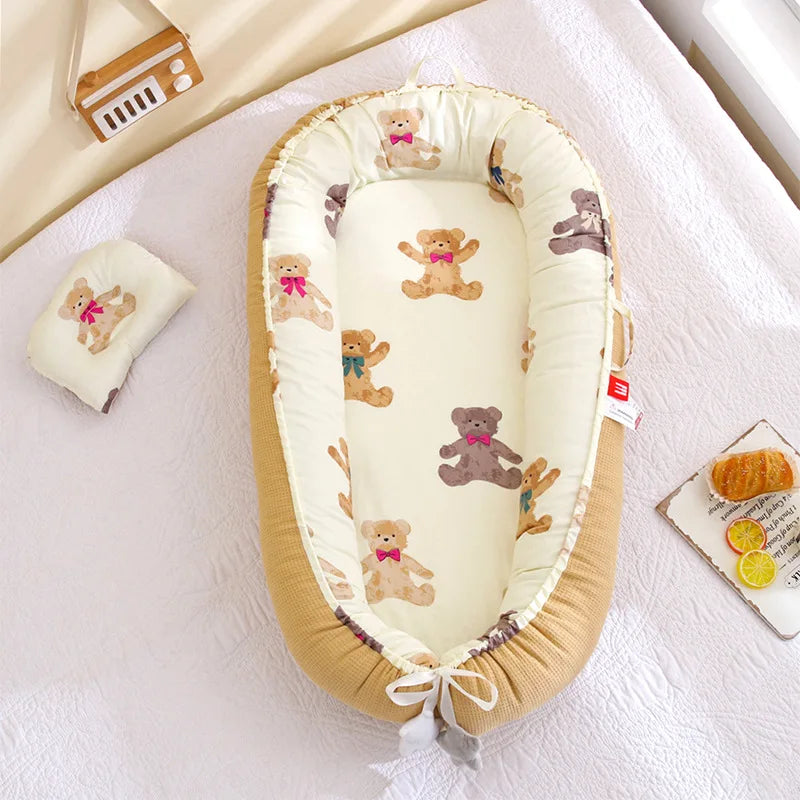 Honeycomb breathable removable portable crib with biomimetic baby pillows, travel crib