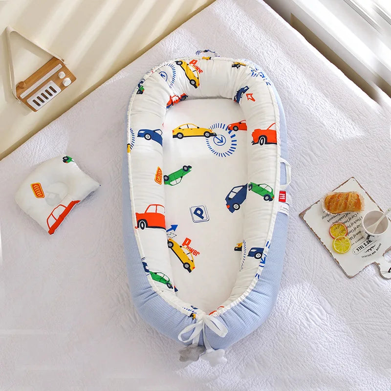 Honeycomb breathable removable portable crib with biomimetic baby pillows, travel crib