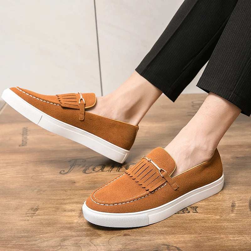Men Loafers with Round Toe Flat Bottom Comfortable Breathable Anti Suede Metal Buckle Tassel Casual Shoes