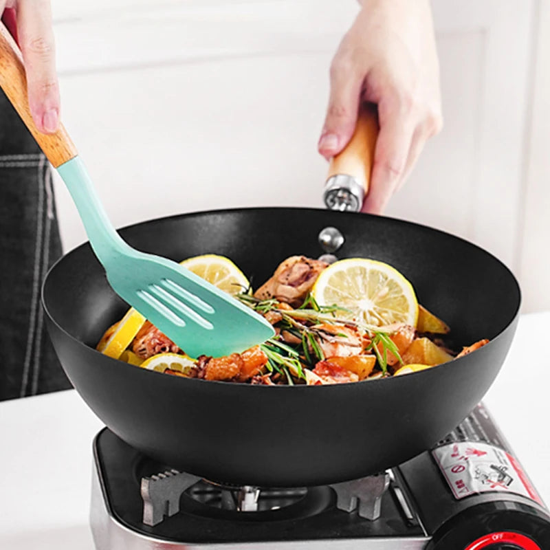 Carbon Steel Mini Wok 20cm Classic Kitchen Cooking Pot Non-Induction/Wooden Handle Flat Base Pan Includes 1 x Chinese Wok Pan