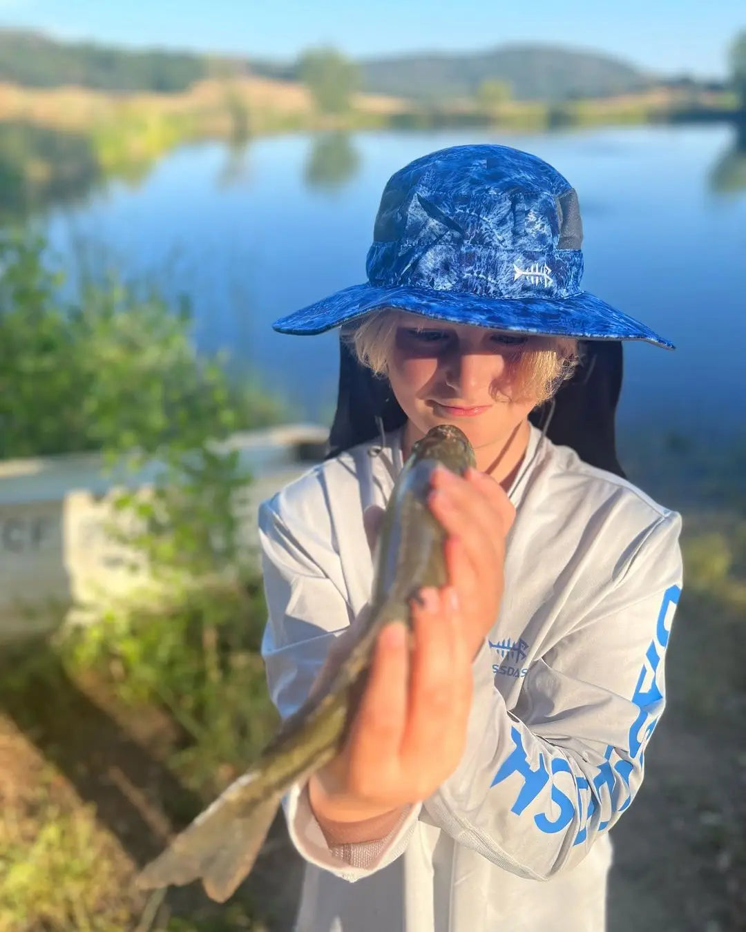 Bassdash UPF 50+ UV Protection Bucket Hat Water Resistant Wide Brim Tactical Fishing Hat Adjustable Size