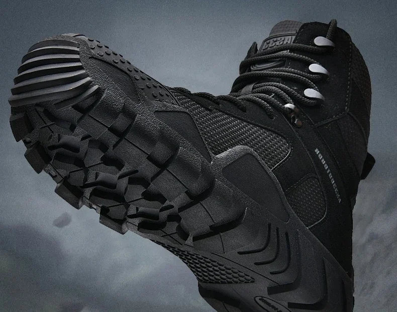 Outdoor Hiking Shoes Men Casual Combat Boots Men Breathable Wear-resistant Anti-slip Flat Comfortable High-top Boots Men