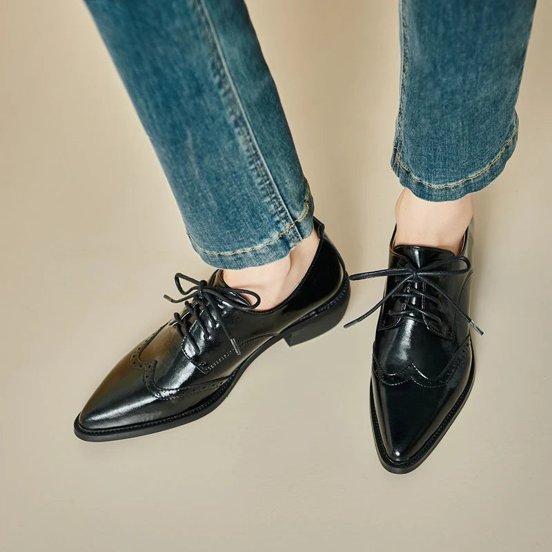 2025 Women's European and American New Spring and Autumn Pointed Leather Lace up Middle Heel Retro Blake Lefu Single Shoes
