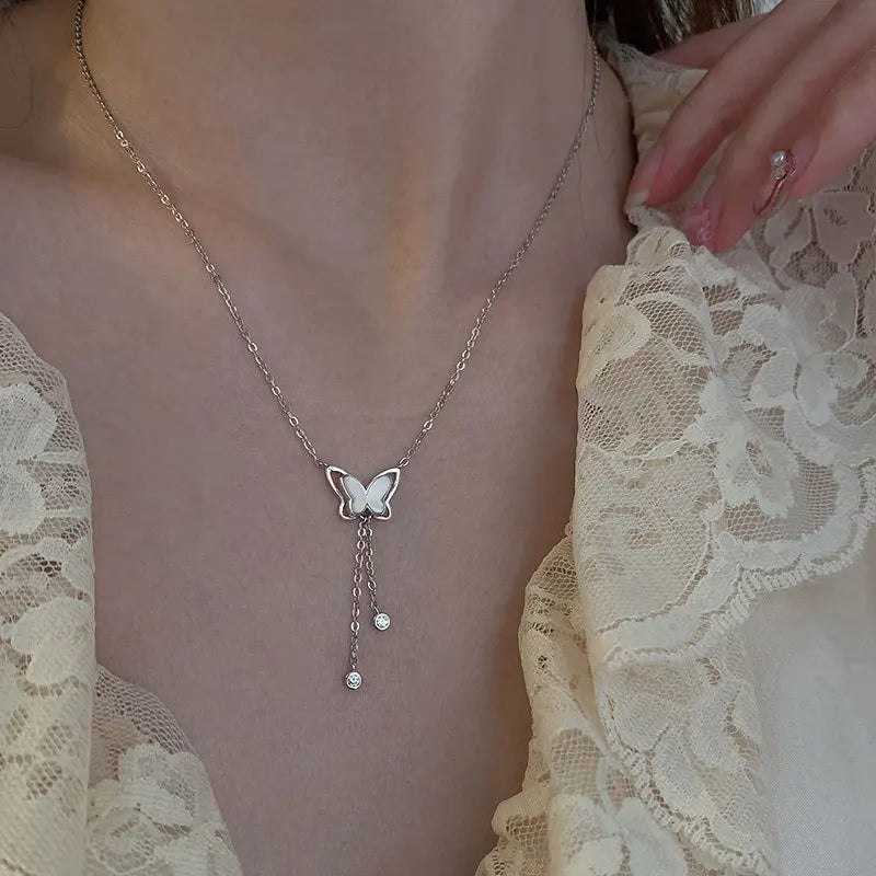 New Elegant Frosted Shell Butterfly Pendant Necklace for Women Minimalism Exquisite Clavicle Chain Charm Jewerly Birthday Gift