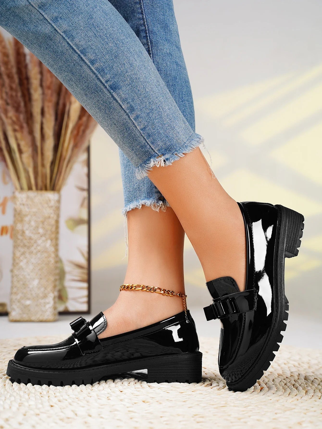2025 Summer New Sexy Round Toe Retro Solid Color Mary Jane Lolita Shoes Designer Casual Shopping Womens High Heels Zapatos Mujer
