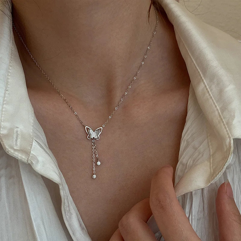 New Elegant Frosted Shell Butterfly Pendant Necklace for Women Minimalism Exquisite Clavicle Chain Charm Jewerly Birthday Gift