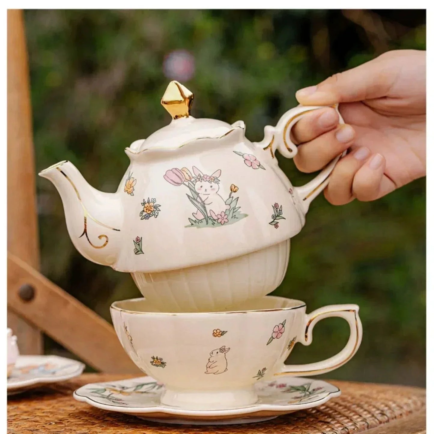 Luxury Ceramic Teapot Gift Box Cup and Pot Girl and Rabbit Ceramic Teapot Coffee Cup Dish Set Birthday Gift  for Tea Lovers