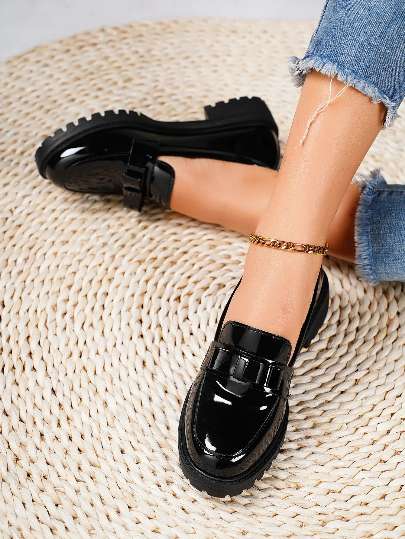 2025 Summer New Sexy Round Toe Retro Solid Color Mary Jane Lolita Shoes Designer Casual Shopping Womens High Heels Zapatos Mujer