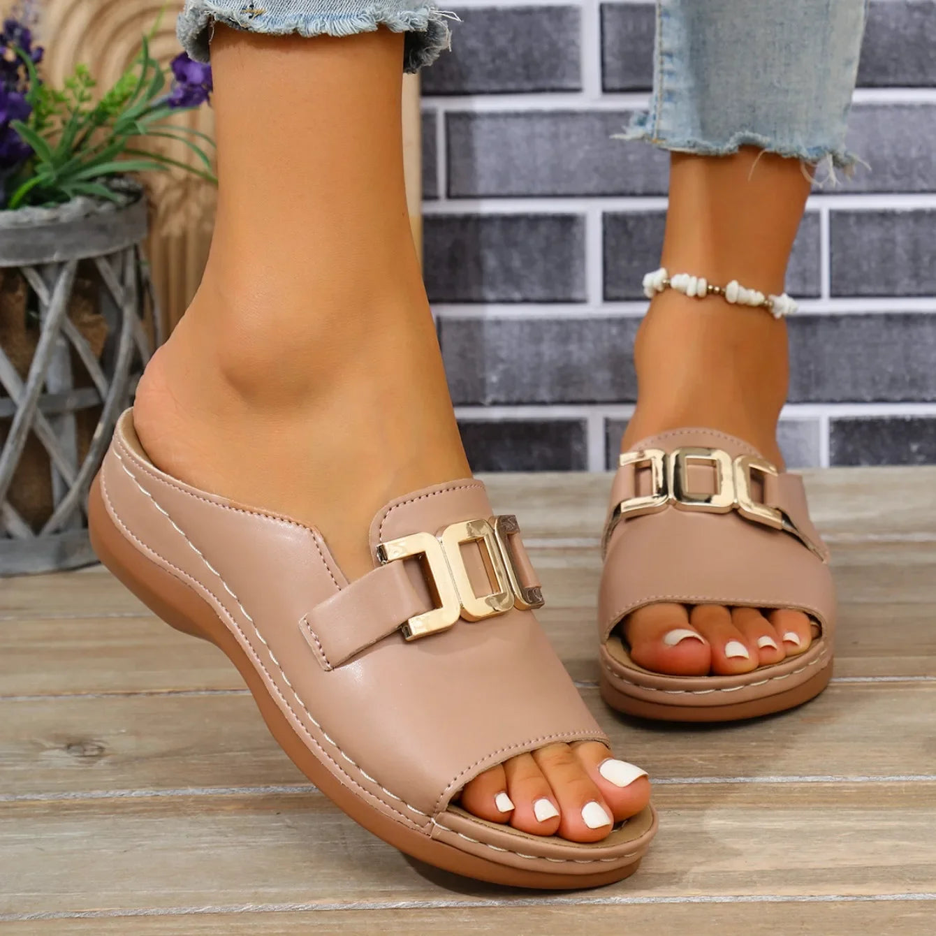 2025 Women Slippers Casual Flat Open Heel Shoes Lightweight Comfortable Sports Slippers Fashion Designer Sandals Slides Women