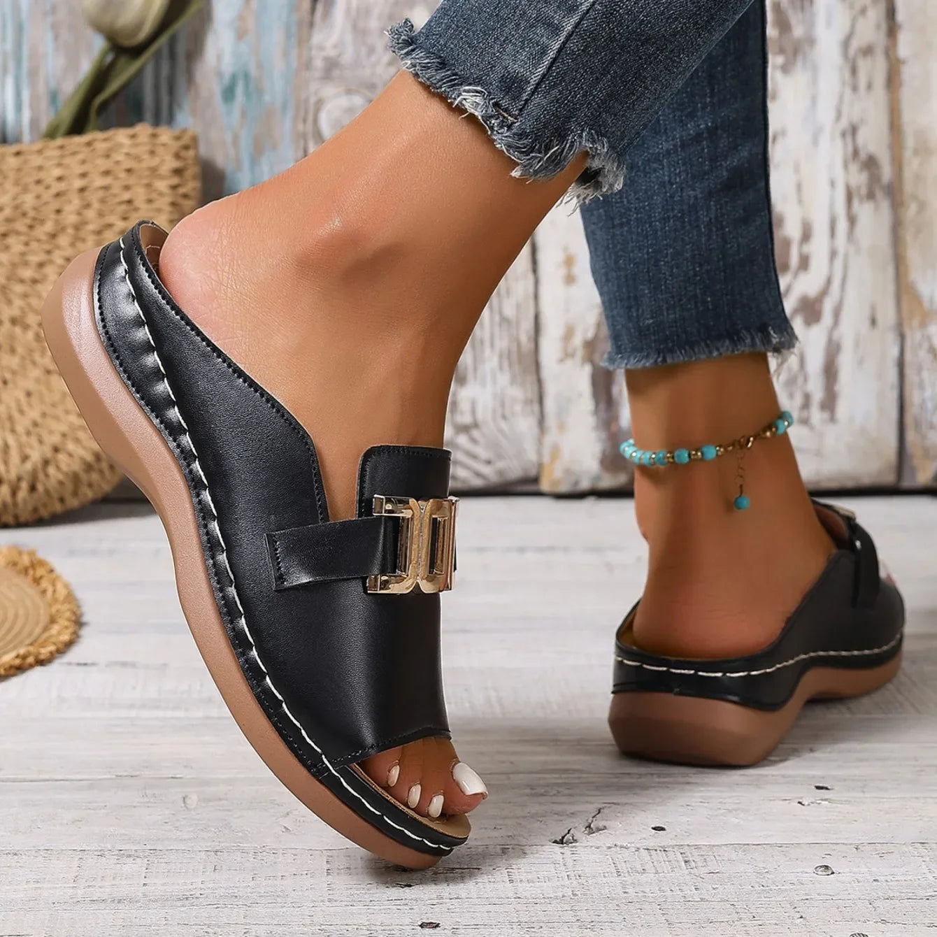 2025 Women Slippers Casual Flat Open Heel Shoes Lightweight Comfortable Sports Slippers Fashion Designer Sandals Slides Women