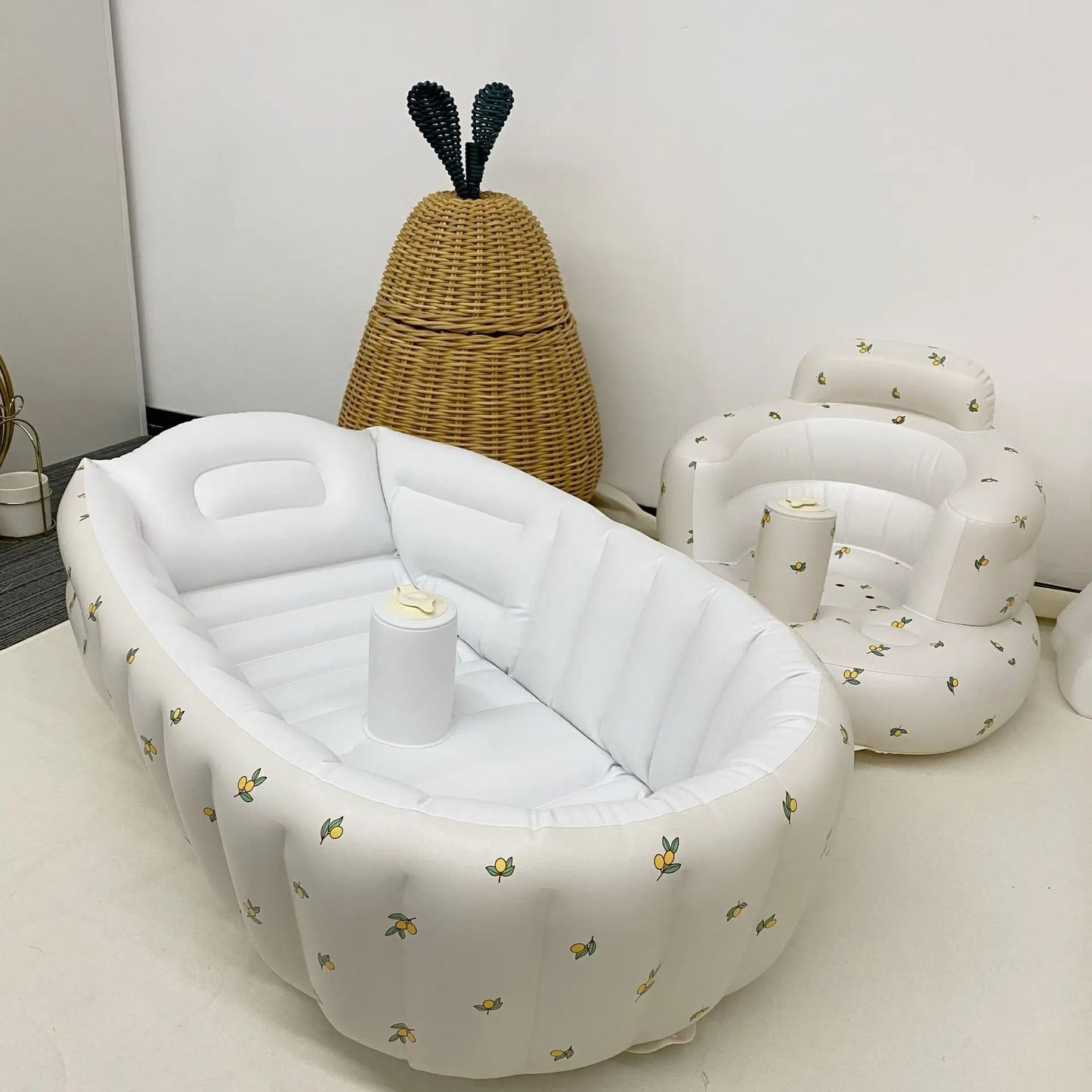 Baby Inflatable Bathtub, Portable Baby Bath Tub Non-slip Travel Bathtub Mini Air Swimming Pool Child Thick Folding Shower Tub