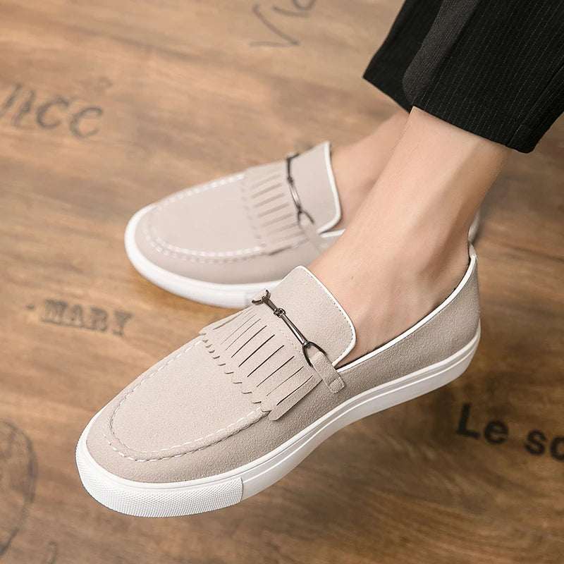 Men Loafers with Round Toe Flat Bottom Comfortable Breathable Anti Suede Metal Buckle Tassel Casual Shoes