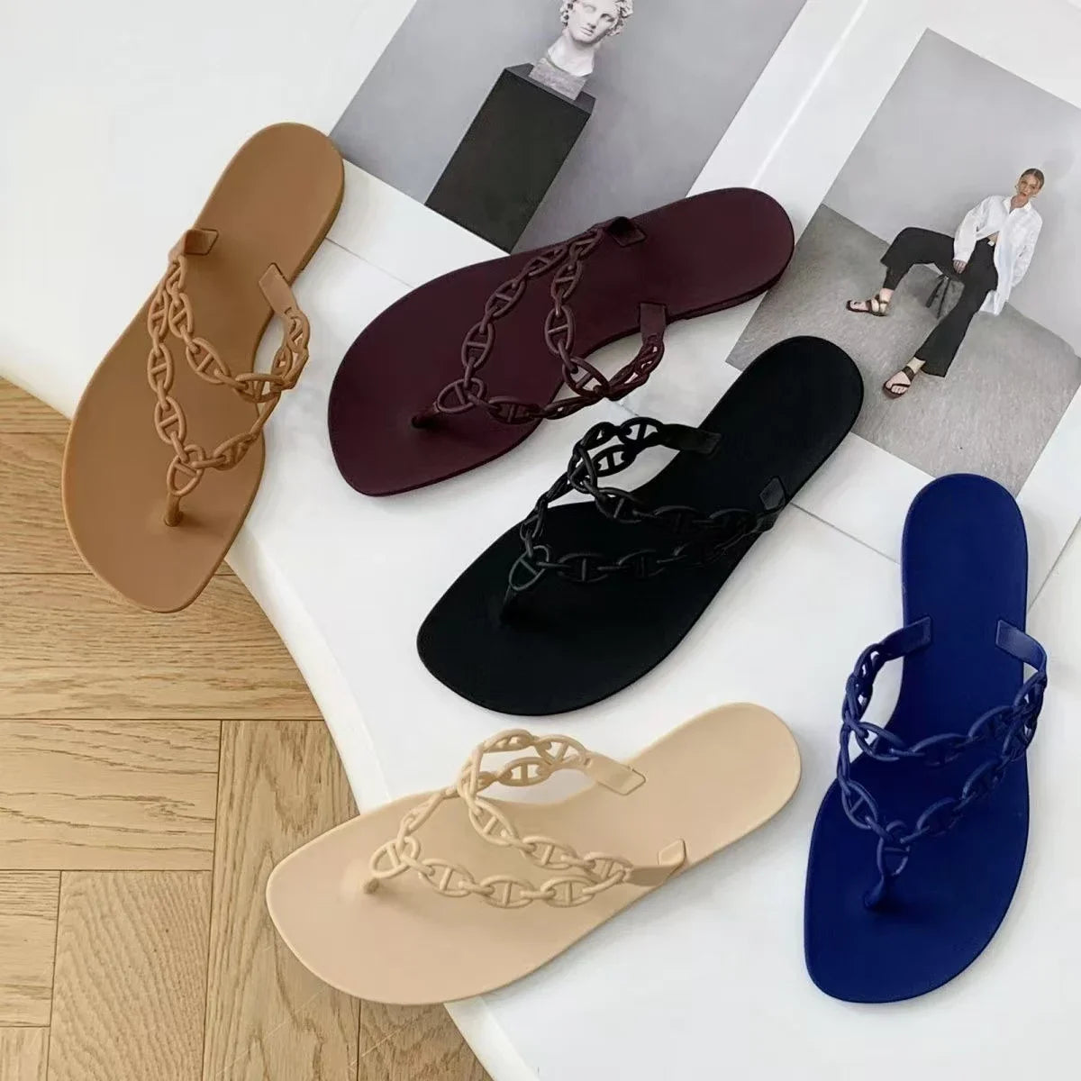 2025 Summer Women Slippers Bow Flip Flops Rivet Flats Sandals Outdoor Transparent Crystal Beach Shoes Female Open Toe Shoes