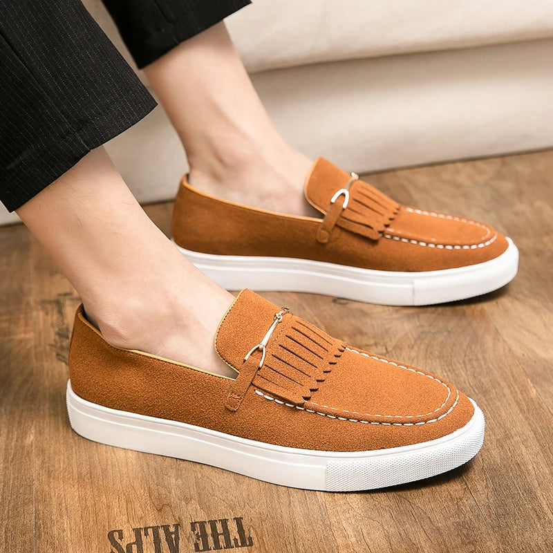 Men Loafers with Round Toe Flat Bottom Comfortable Breathable Anti Suede Metal Buckle Tassel Casual Shoes