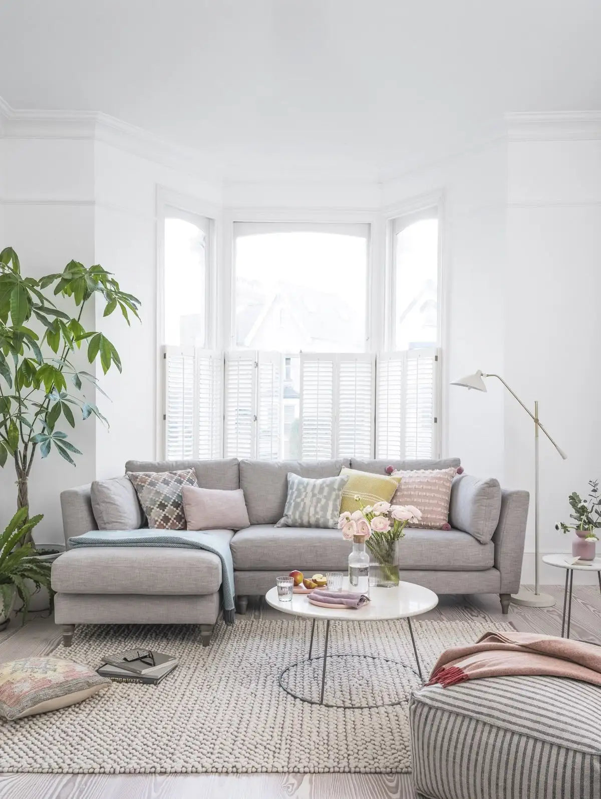 Italian-Style Full Genuine Cowhide Leather Sofa Modern Luxury Design for Large Villa Living Room High-End Wood Frame Sofa Set