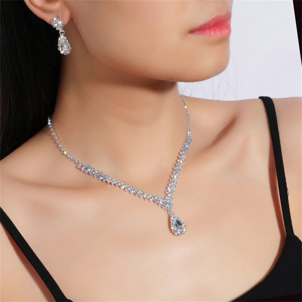 V-shaped Earring Necklace Two Piece Set High-end Fashion Luxurious Necklace Inlaid Rhinestone Jewelry Sets for Women