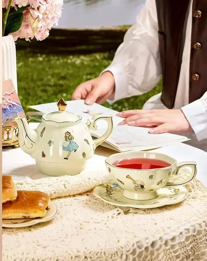 Luxury Ceramic Teapot Gift Box Cup and Pot Girl and Rabbit Ceramic Teapot Coffee Cup Dish Set Birthday Gift  for Tea Lovers