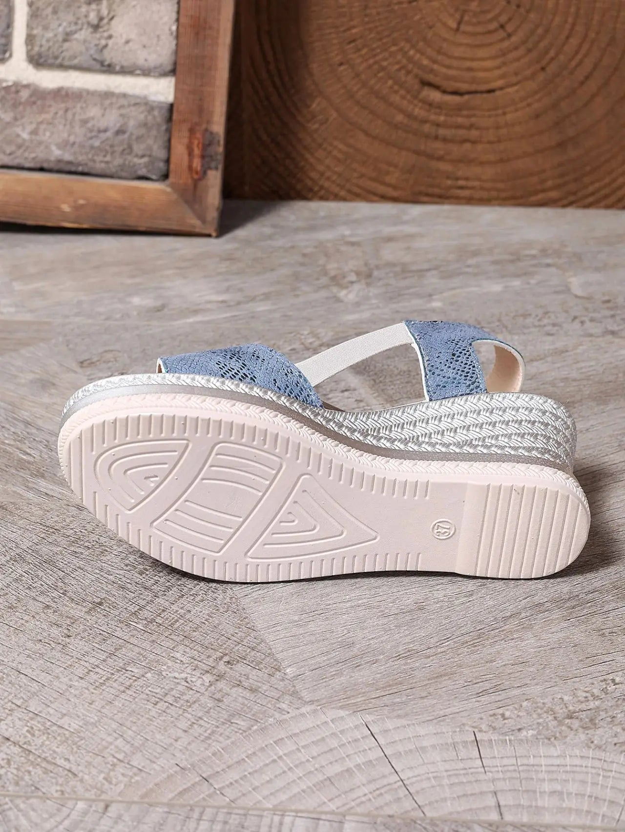 European and American women's sandals 2025 Summer New metal buckle fish-mouth casual thick-soled wedge heel sandals