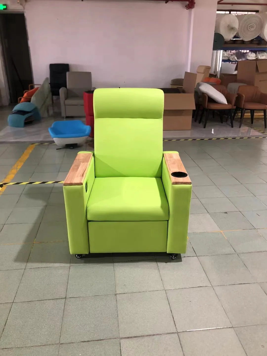 Luxury Single Infusion Sofa Hospitals Clinics Stainless Steel Leather Manual Electric Reclining Intravenous Drip Injection Seat