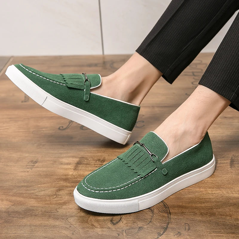 Men Loafers with Round Toe Flat Bottom Comfortable Breathable Anti Suede Metal Buckle Tassel Casual Shoes