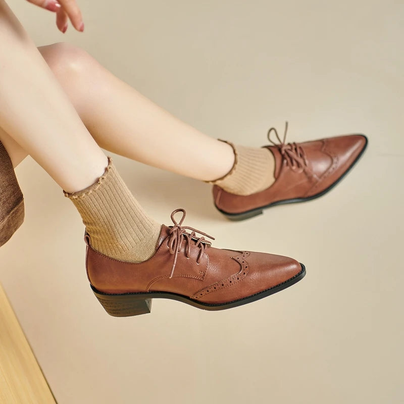 2025 Women's European and American New Spring and Autumn Pointed Leather Lace up Middle Heel Retro Blake Lefu Single Shoes